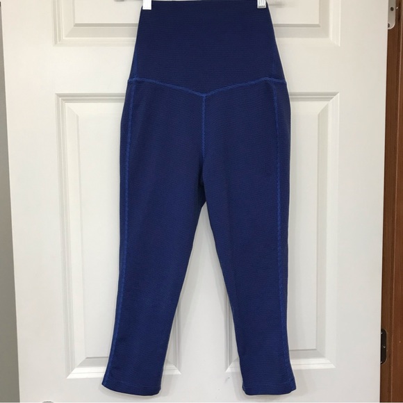 Nike Dri-Fit High-Waisted Crop Capris Leggings Blue Striped Medium - Picture 2 of 7